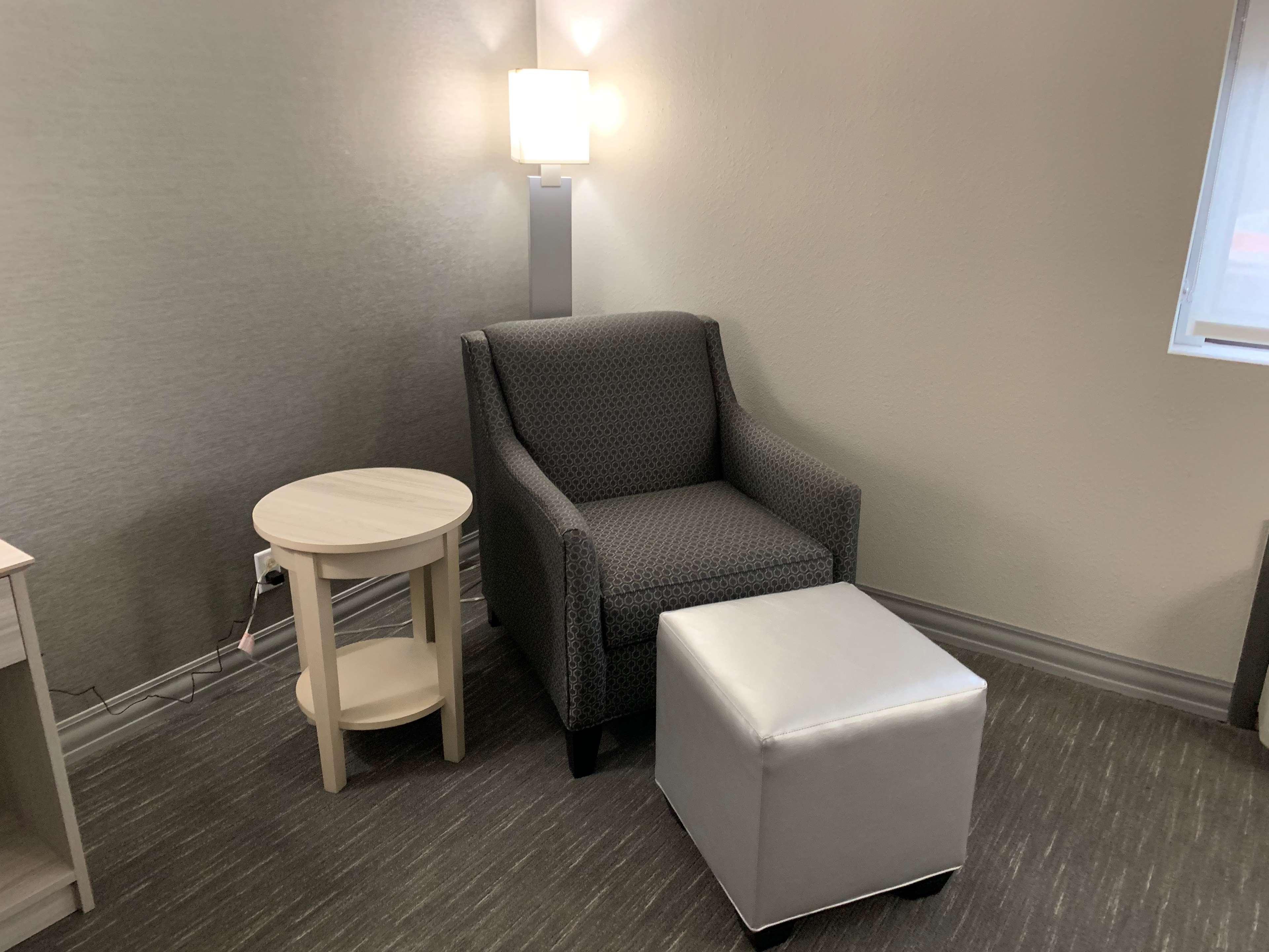 Best Western Plus Fort Saskatchewan Inn & Suites Extérieur photo