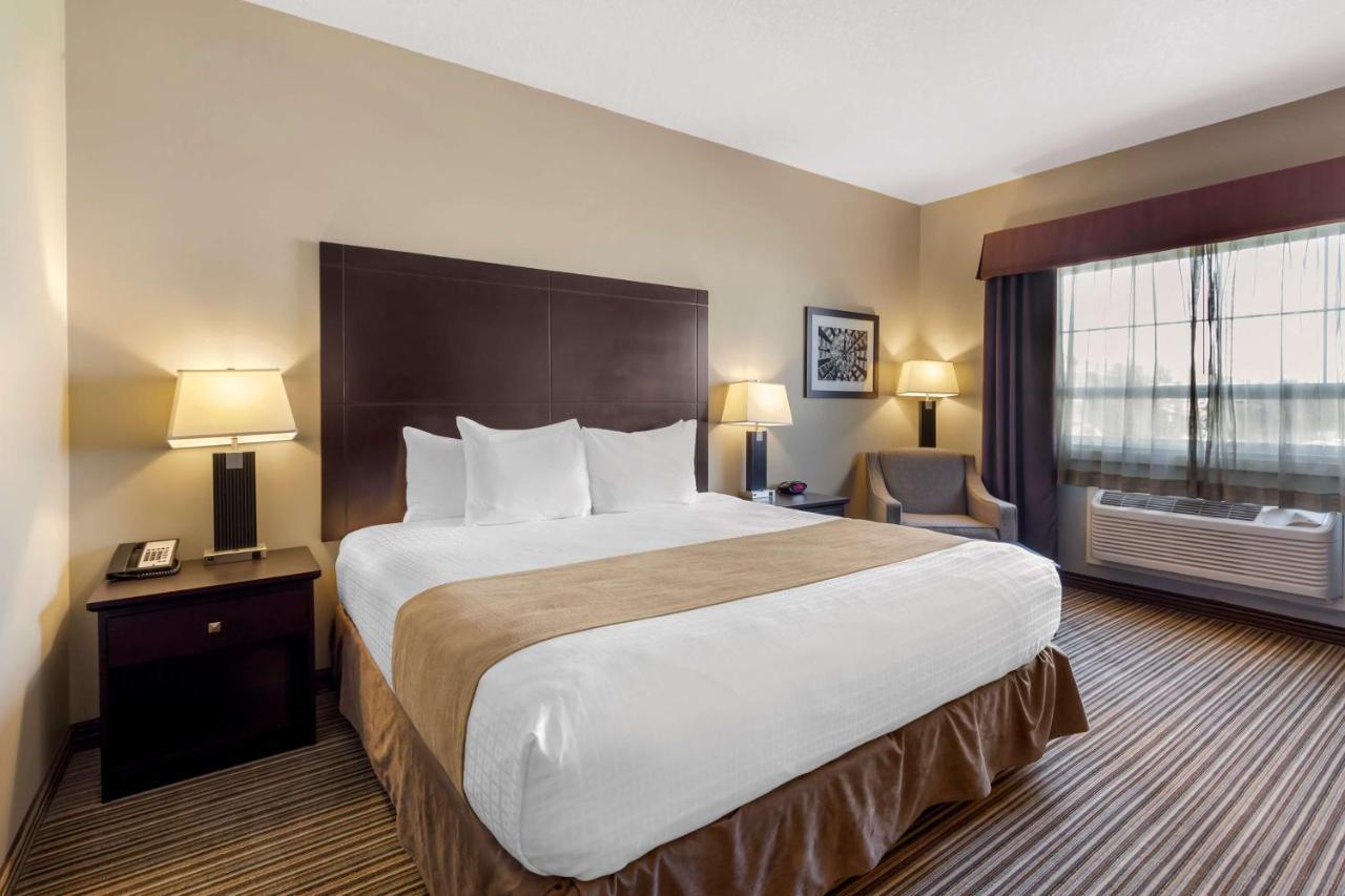 Best Western Plus Fort Saskatchewan Inn & Suites Extérieur photo