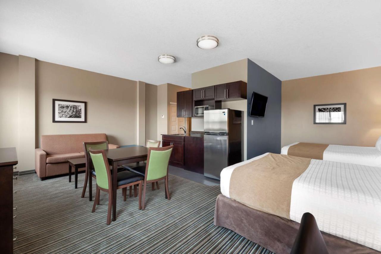 Best Western Plus Fort Saskatchewan Inn & Suites Extérieur photo
