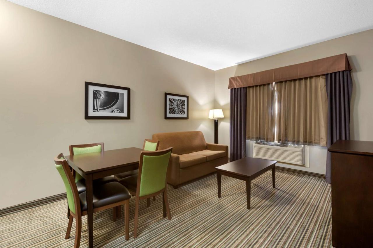 Best Western Plus Fort Saskatchewan Inn & Suites Extérieur photo